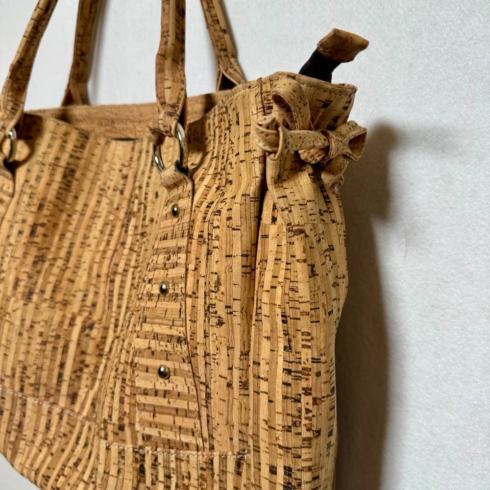 Cork Natural Sustainable Wood Grain Striped Tote Bag Tan Brown Olive Lining